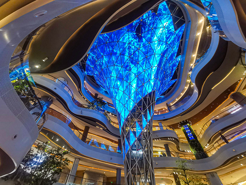 怎样选择LED透明屏厂家呢？？