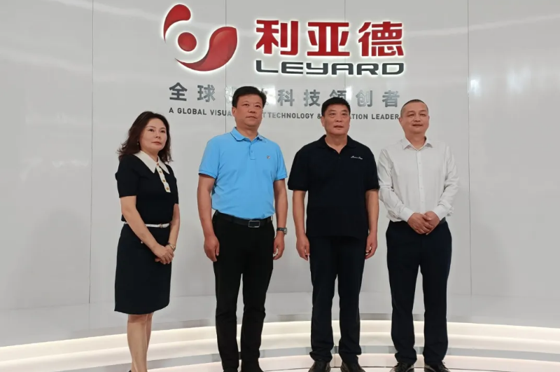 信阳副市长李新伟一行莅临太阳集团tyc539集团南方总部走访调研