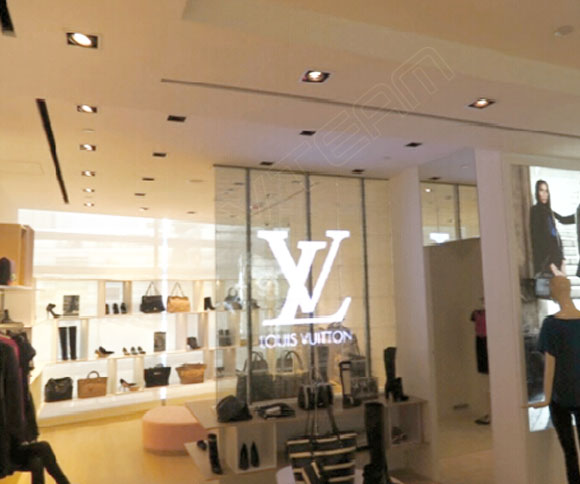 橱窗LED显示屏特点作用及应用领域剖析