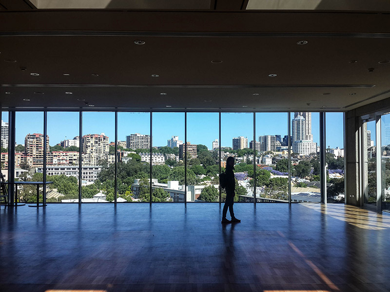 室外LED显示屏边沿突然进水怎么解决