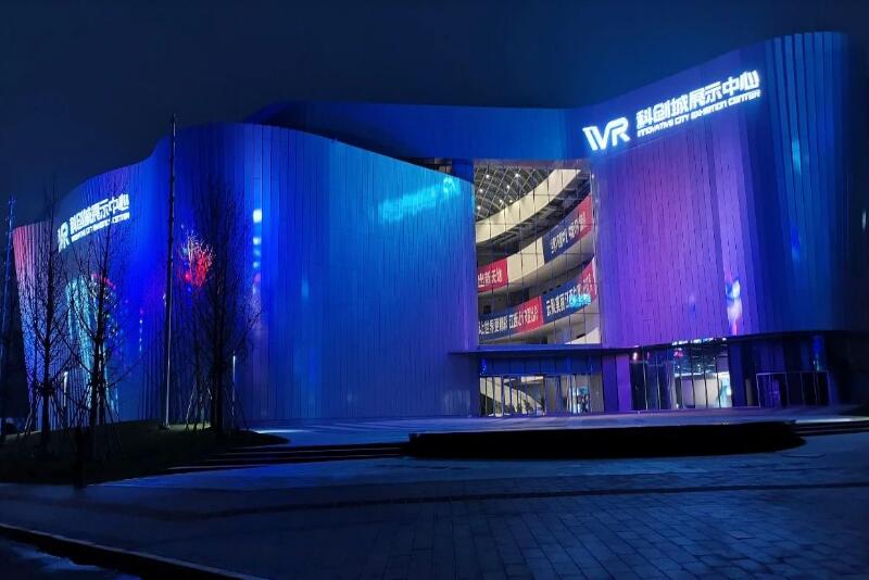 LED透明屏面临涨价潮，，，中小企业该何去何从呢