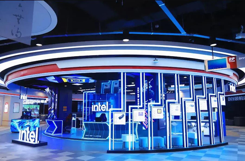 裸眼3D巨幕打造场景陶醉式购物体验中心